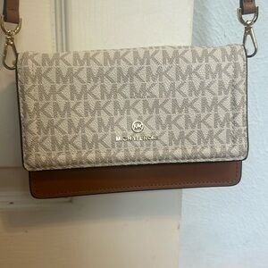 Michael Kors Cross body